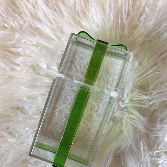 Clear Plastic Gift Box Green - Picture 4 of 4